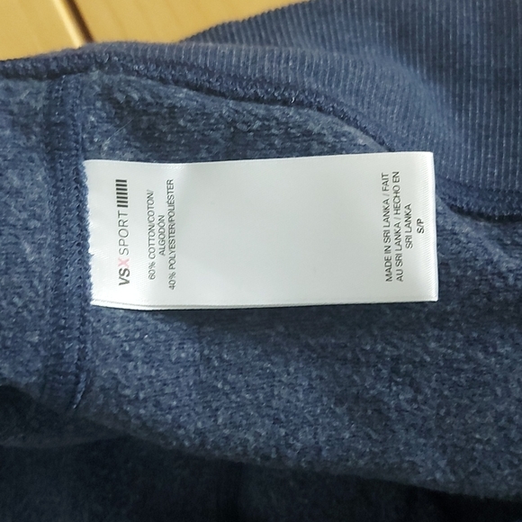 Victoria Secret Sport  zip up hoodie size small - Picture 5 of 7